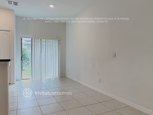 Foto del edificio - 8286 Crescent Oaks Dr