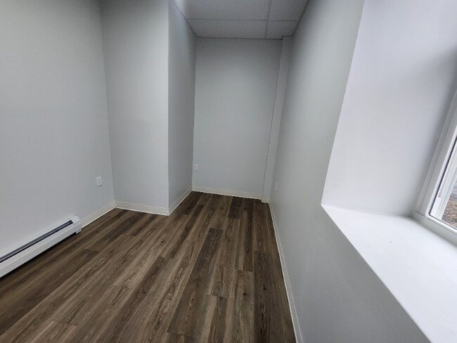 Foto del edificio - 151 S Main St