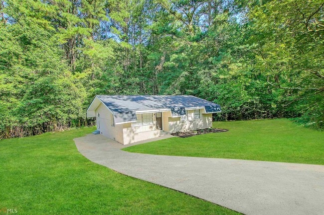 Building Photo - 645 Plainville Dr SW