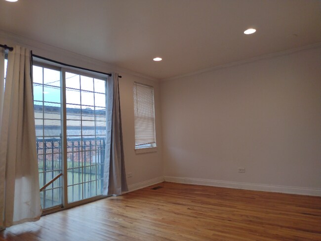 Building Photo - 4203 S Prairie Ave