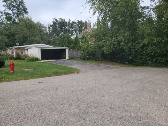 1/2 Low garage & drive way - 734 Cherry Ave