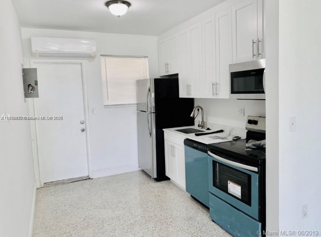 Foto del edificio - 7731 NW 2nd Ave