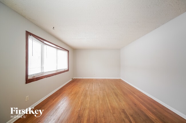 Building Photo - 130 Buisdale Dr