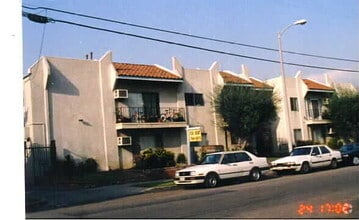 Building Photo - Sun Valley Apartments