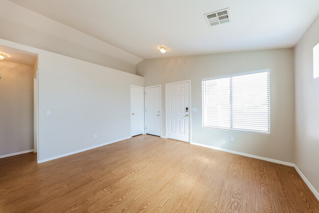 Building Photo - 14879 W Acapulco Ln