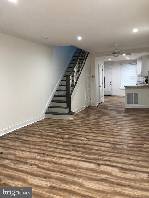 Foto principal - 2713 E Madison St