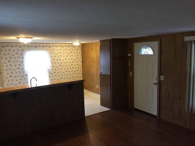 Building Photo - 996 N Co Rd 550 W