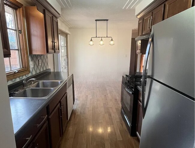 Foto del edificio - 16783 Lyons Ave SE