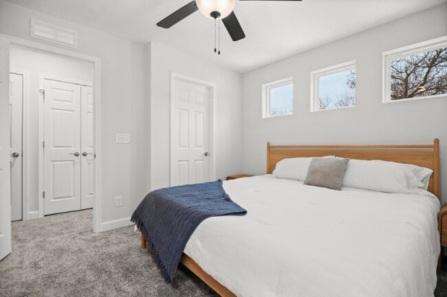 Foto del edificio - 2273 E 100th St