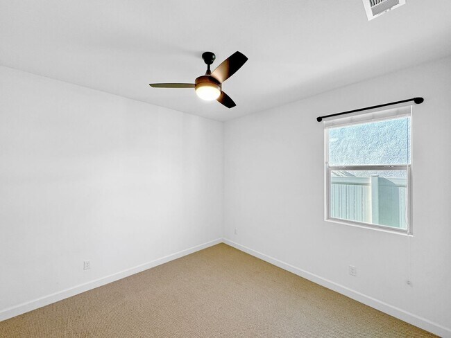 Foto del edificio - Stunning 3B/2.5BA Home w/ AC, Garage, Outd...