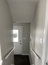 Building Photo - 33 Montfort Dr