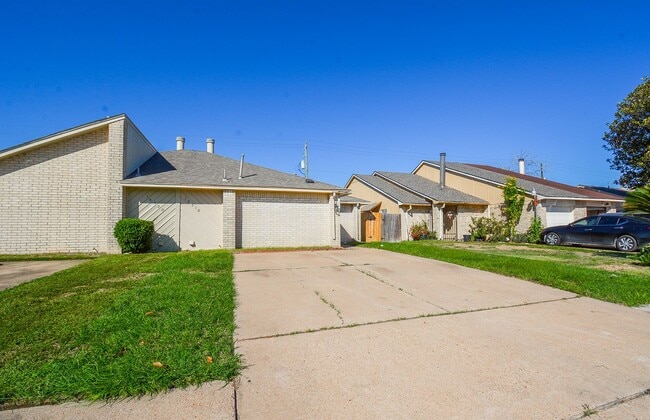 Foto del edificio - Charming Home for Rent in Southwest Houston !