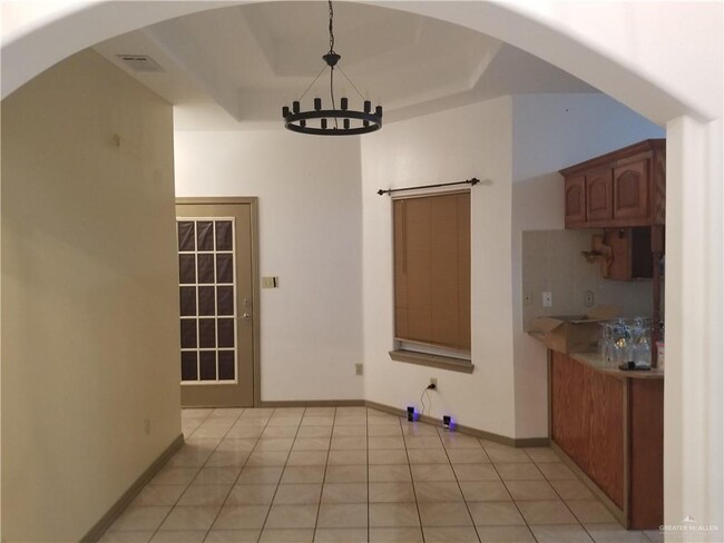 Building Photo - 1310 Dove Ln