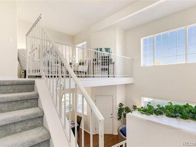 Building Photo - 2 Bedroom Townhome in Aurora