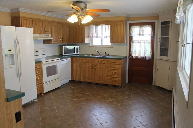 Building Photo - Single Family Home
