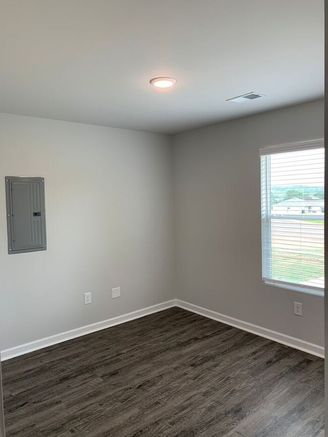 $99 MOVE IN SPECIAL** BRAND NEW Three Bedr... - House Rental in Lincoln