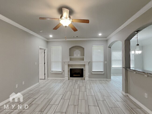 Building Photo - 941 Lakeview Dr