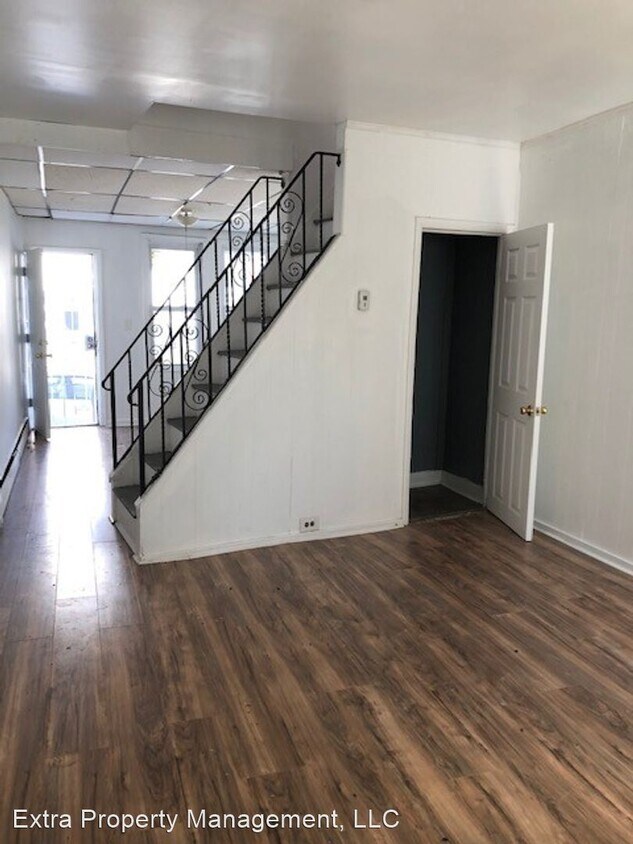 Primary Photo - 3 br, 1 bath House - 15 Elm St