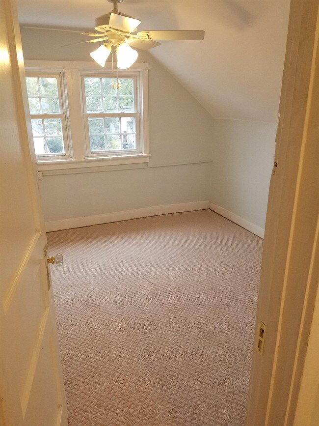 Foto del edificio - 603 Cedar Ln