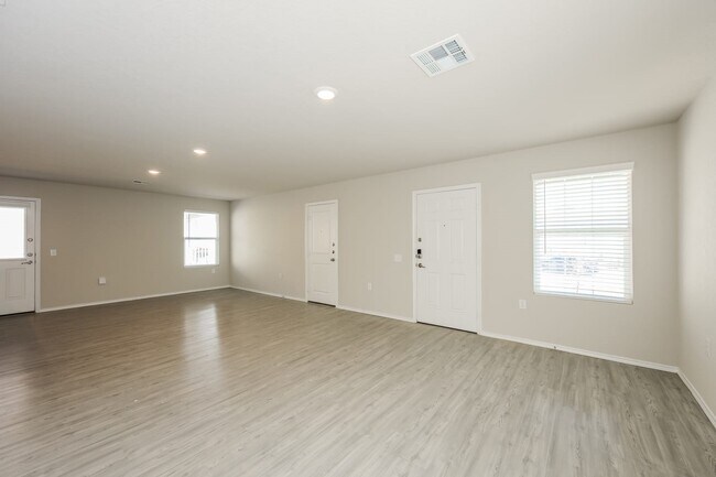 Foto del edificio - 13411 Ashworth Blvd