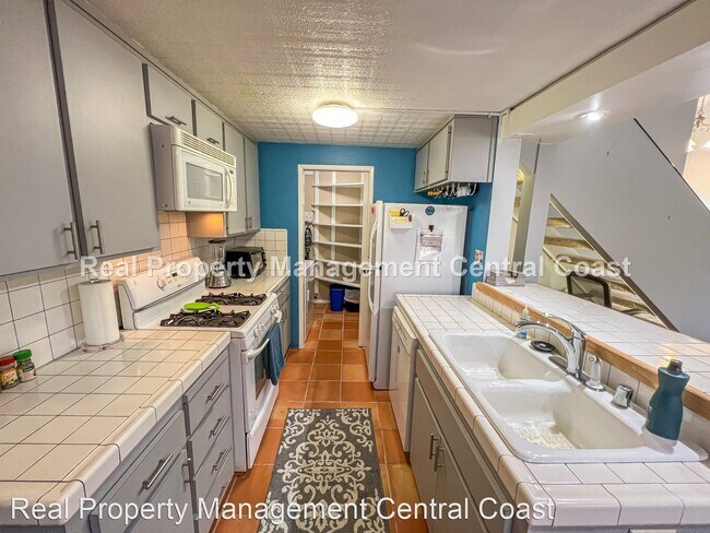 Foto del edificio - 1 br, 1 bath House - 411 E. Foothill Blvd. #2