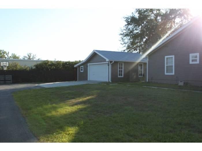 Primary Photo - 18240 Brookhaven Dr
