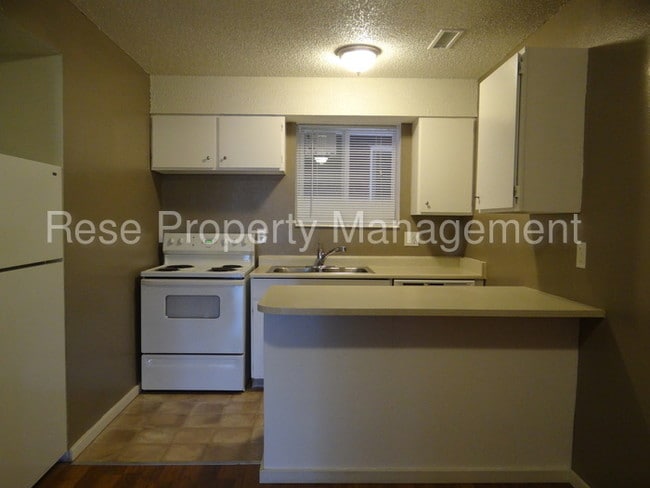Building Photo - 2736 S Adams St