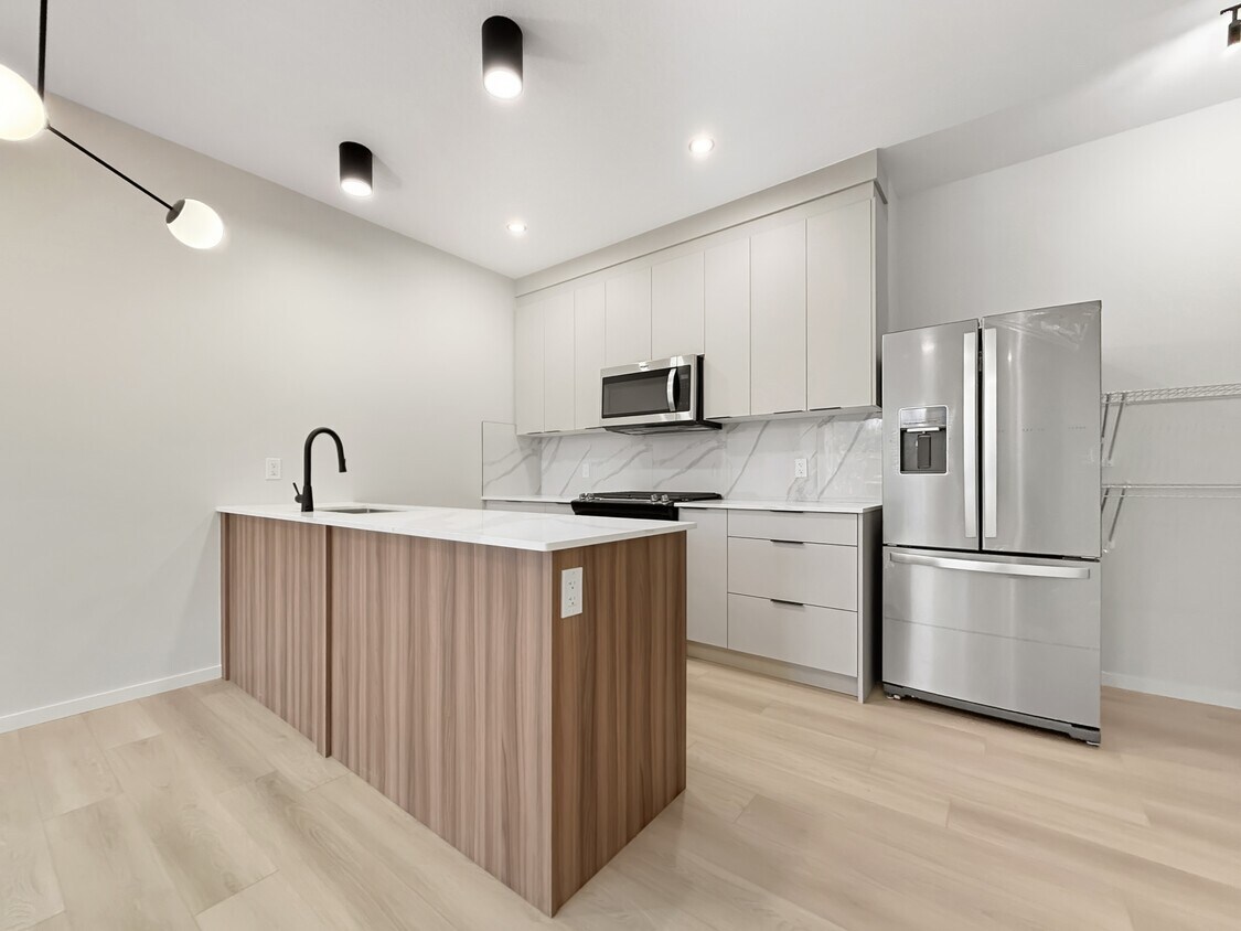 Primary Photo - 9305-9123 123 Ave NW