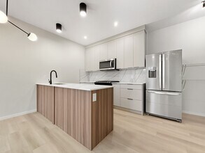 Building Photo - 9305-9123 123 Ave NW