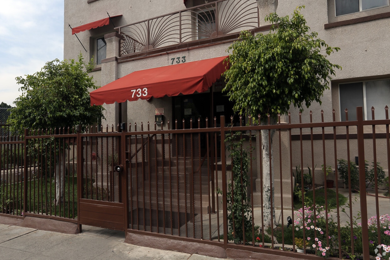 Building Photo - 733 S Coronado St