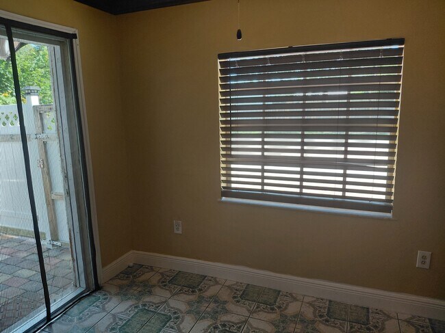 Foto del edificio - 4941 Nicia Way