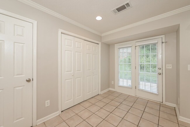 Building Photo - 422 Shoal Cir