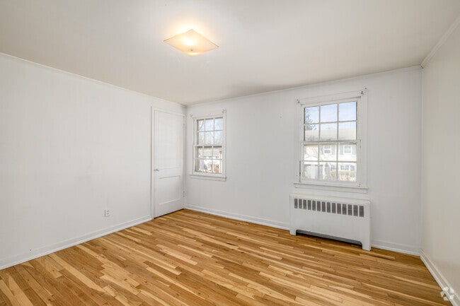 2 habitaciones, 1 baño - 763 pies cuadrados - Segunda habitación - Rockaway Gardens Apartments