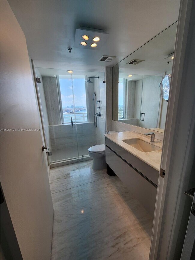 Building Photo - 335 S Biscayne Blvd