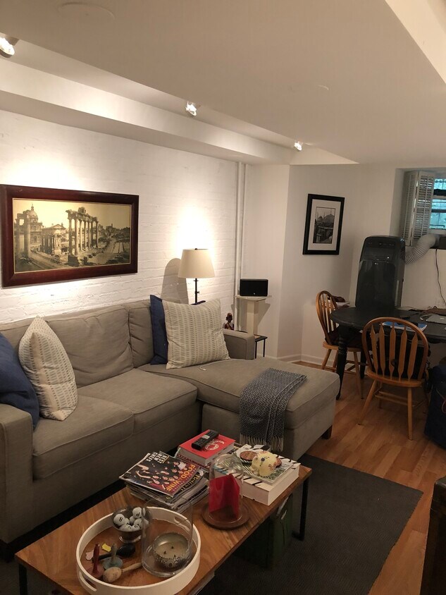 Foto principal - 2434 N. Orchard St.
