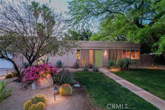Building Photo - 576 E Desert Holly Cir