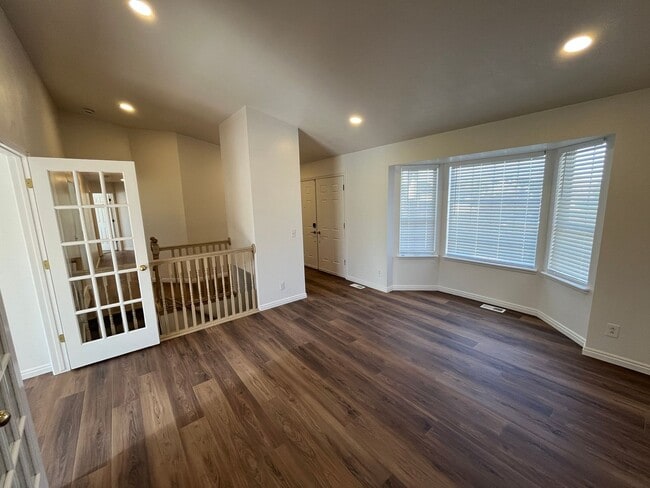 Building Photo - Beautifully Remodeled 4 Bed / 2 Bath Home in Stansbury Park