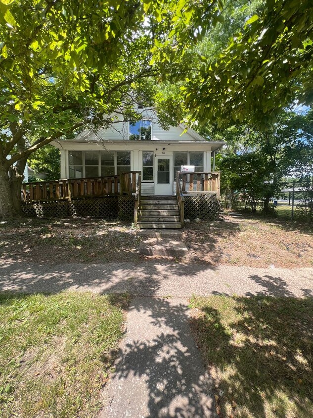 Foto principal - 3 Bedroom 2 Bath House in Davenport