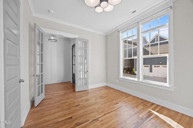 Building Photo - 916 Noisette Ct