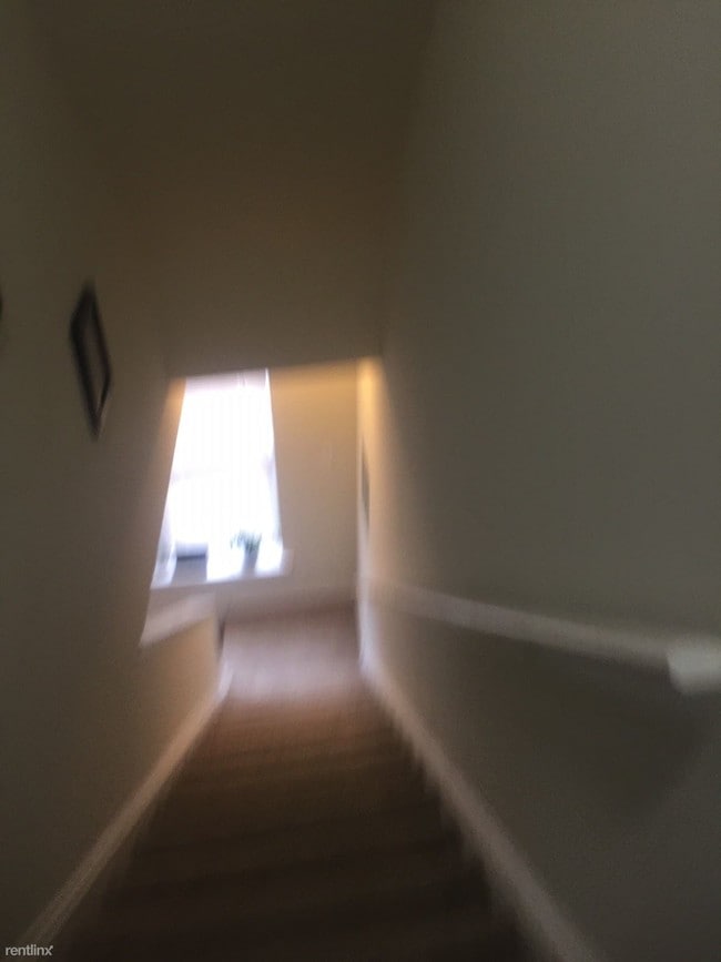 Building Photo - 1 br, 1 bath  - 513 S 13th St