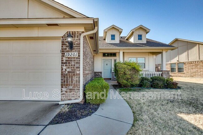 Building Photo - 19201 Blanco Dr