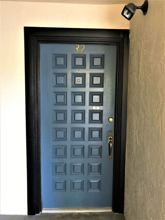 Foto del edificio - 1743 Carmel Dr
