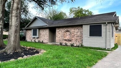 Building Photo - 415 Skywood Dr