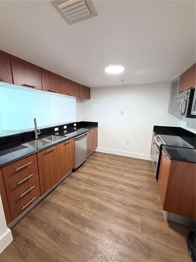 Foto del edificio - 1800 N Bayshore Dr
