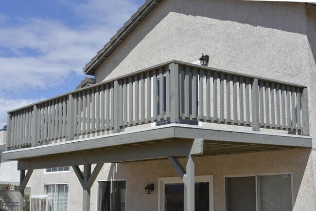 Building Photo - 15243 Halinor St