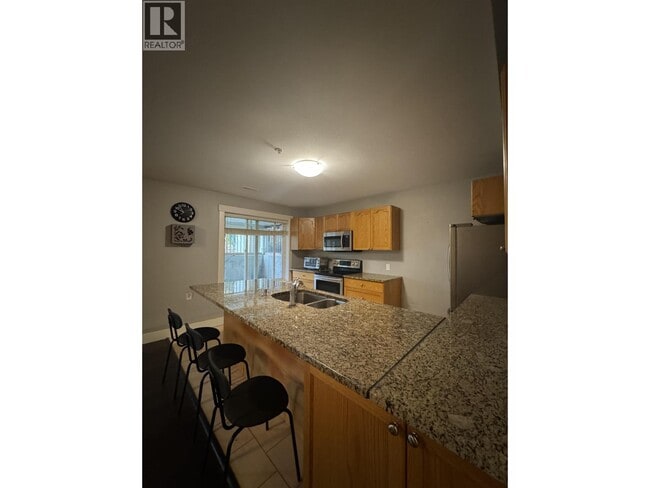 Photo du bâtiment - 13445 Balsam St