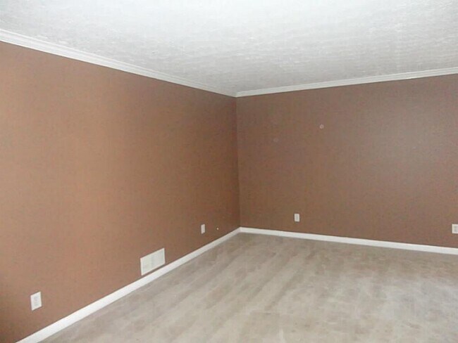 Building Photo - 1448 Hunters Ford