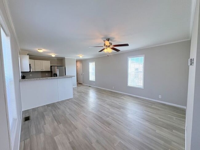 Building Photo - 10610 State Rte 762