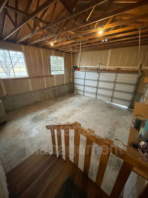 Building Photo - 571 S 2400 W