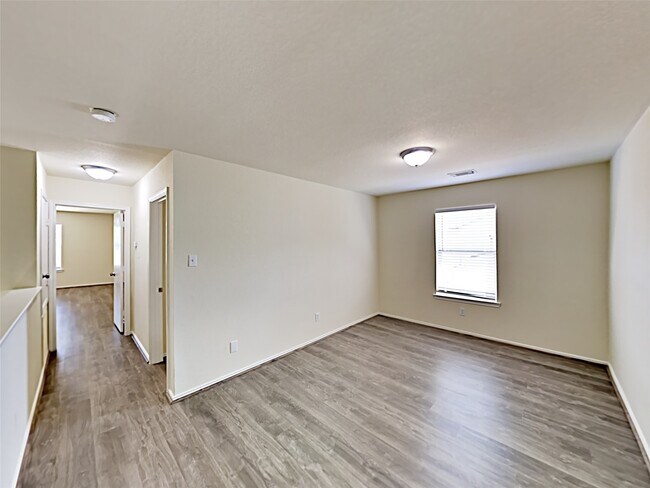 Building Photo - 12402 Grossmount Dr